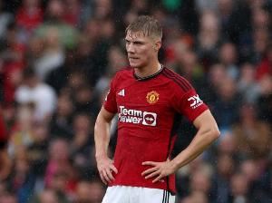 曼晚：队友不信任、俱乐部高层质疑，霍伊伦在曼联注定失败