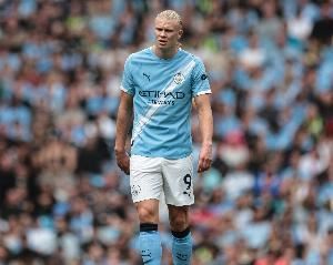 记者：多库至今仅助攻哈兰德1次，两人正在训练中加强配合演练