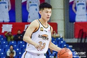 京媒：王岚嵚与北控转会费上有分歧 但后者诚意很大有望压哨签约