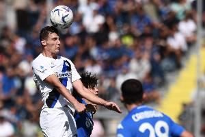 记者：帕瓦尔已同意加盟马赛，双方俱乐部正在商议转会形式