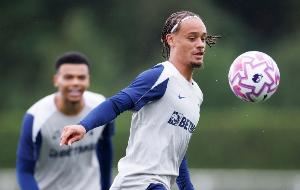 西蒙斯：登上世界最佳联赛舞台一直是我的梦想 正在努力适应英超