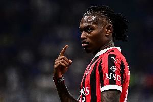 意天空预测米兰vs佛罗伦萨首发：米兰踢3511莱奥单中锋，里奇首发