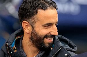 英超联赛曼联半场在安菲尔德球场领先，这是2014-15赛季以来首次