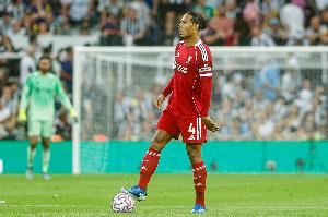 基恩：范戴克作为队长需要反思自己 他是否真的在帮那些队友