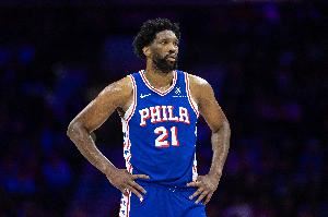 对阵绿军为何巴洛打中锋收官？纳斯：我们对恩比德有出场时间限制